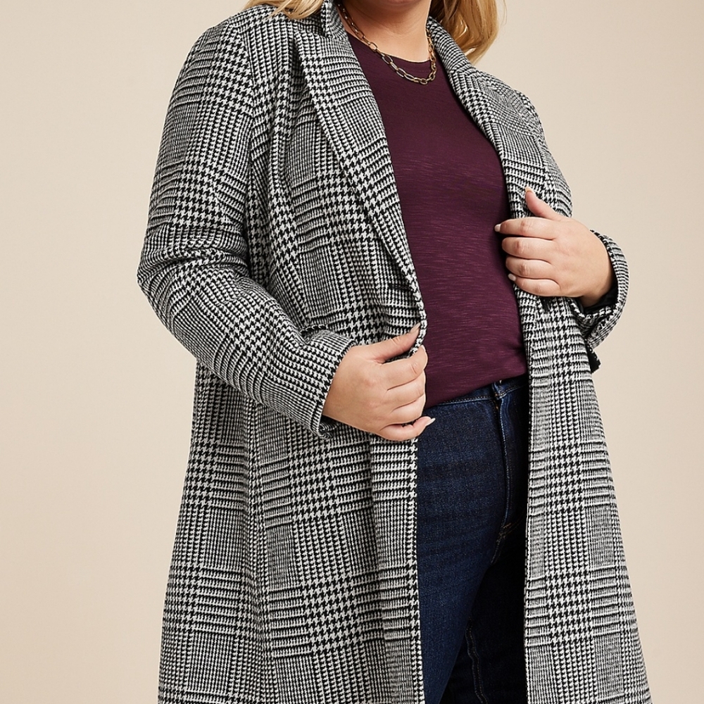 NWT 4X Maurices houndstooth coat